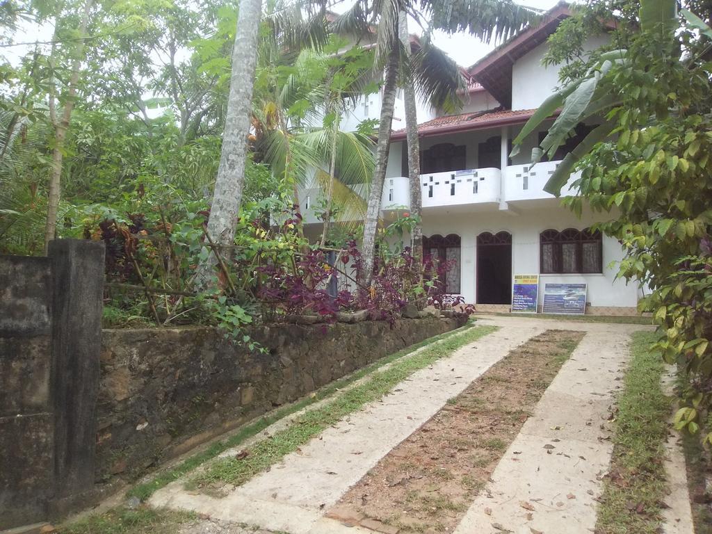 Rainbow Guest House Mirissa Esterno foto