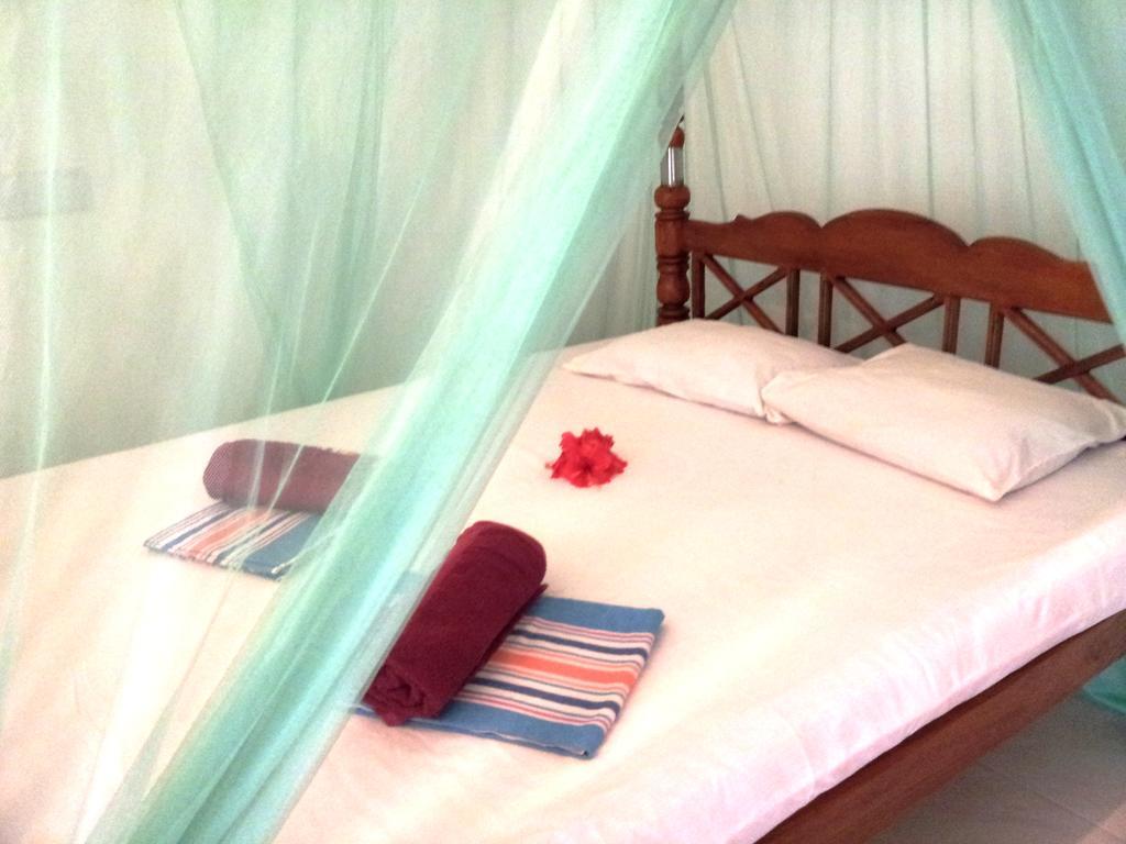 Rainbow Guest House Mirissa Esterno foto