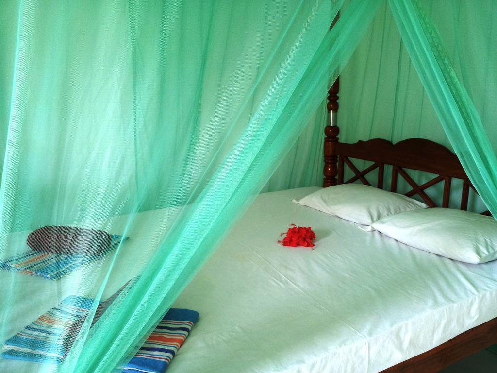 Rainbow Guest House Mirissa Esterno foto