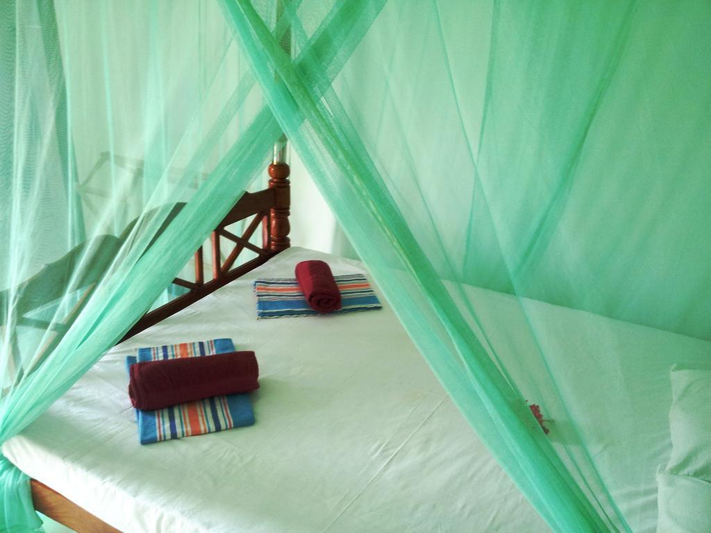 Rainbow Guest House Mirissa Esterno foto