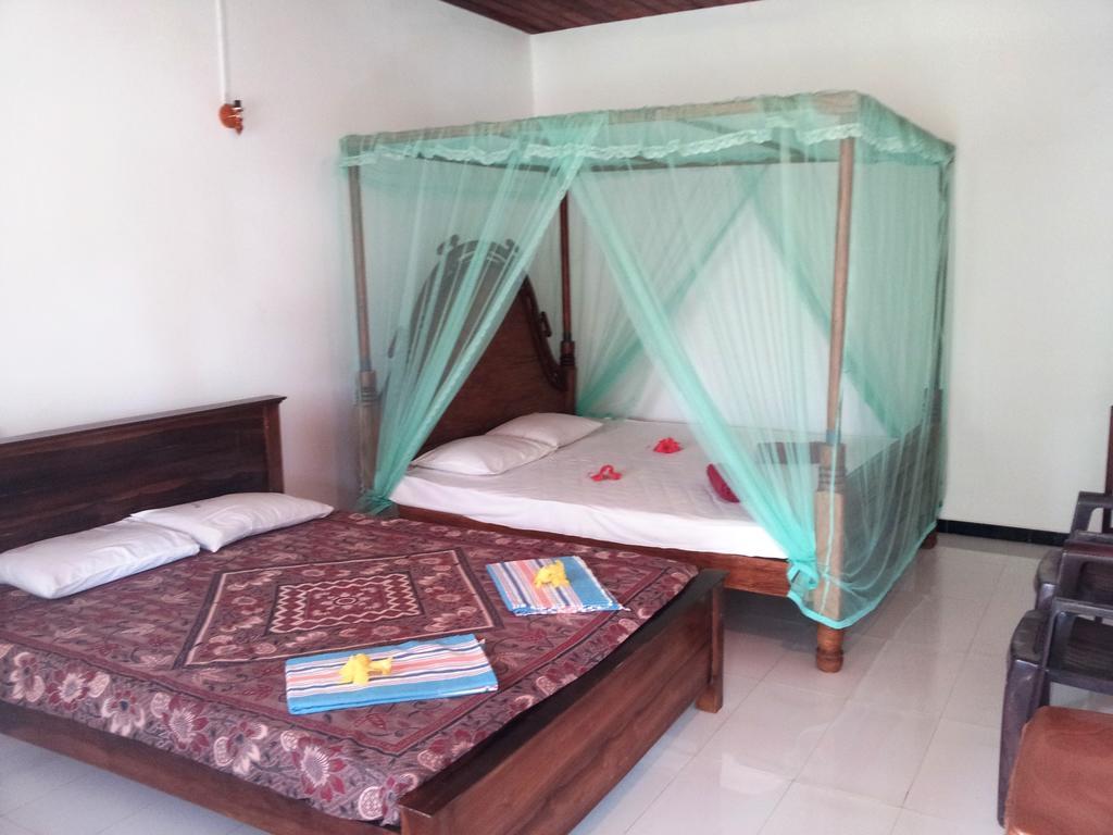 Rainbow Guest House Mirissa Esterno foto