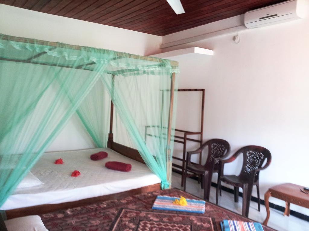 Rainbow Guest House Mirissa Esterno foto