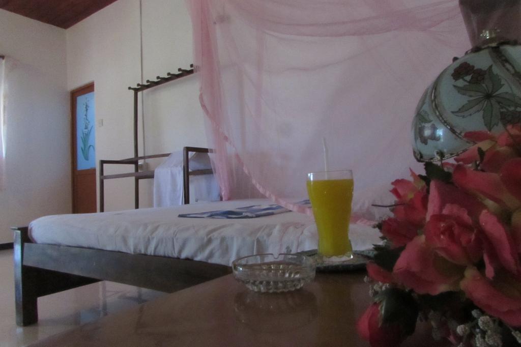 Rainbow Guest House Mirissa Esterno foto