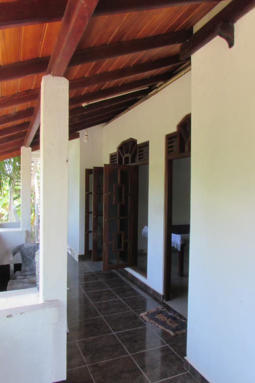 Rainbow Guest House Mirissa Esterno foto