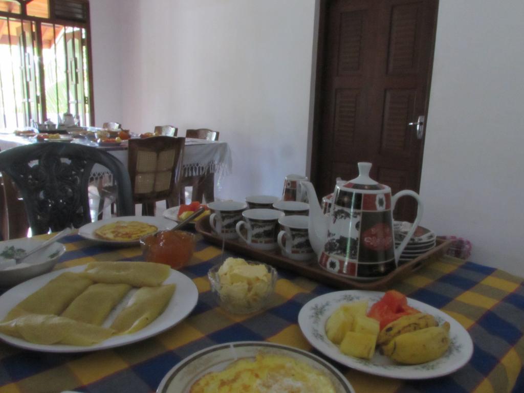 Rainbow Guest House Mirissa Esterno foto