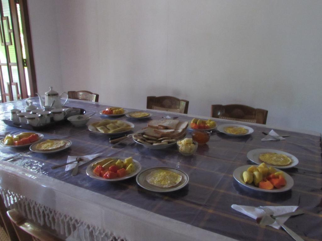 Rainbow Guest House Mirissa Esterno foto
