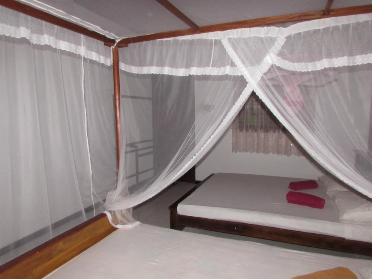 Rainbow Guest House Mirissa Esterno foto