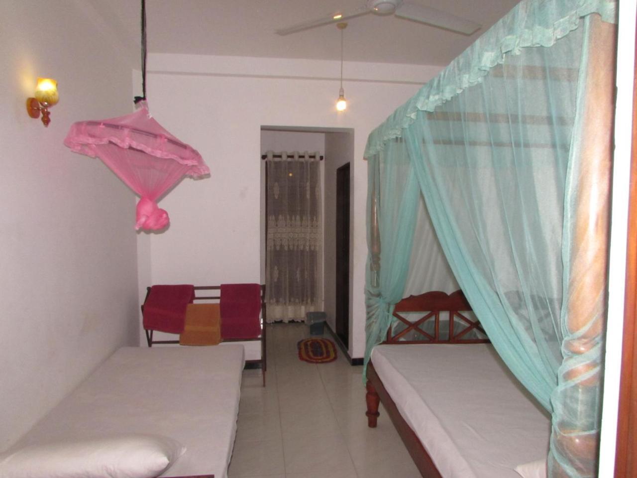 Rainbow Guest House Mirissa Esterno foto