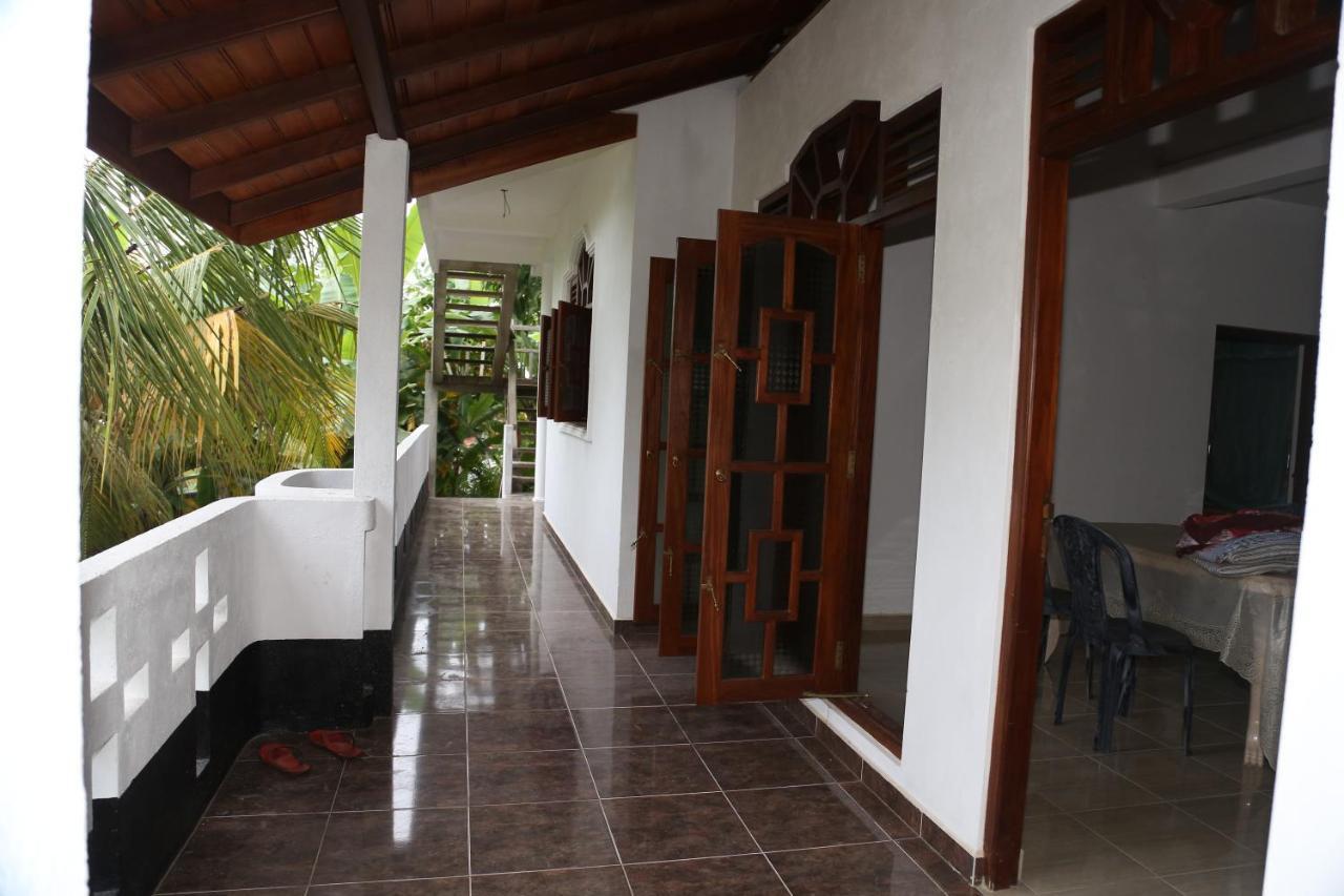 Rainbow Guest House Mirissa Esterno foto